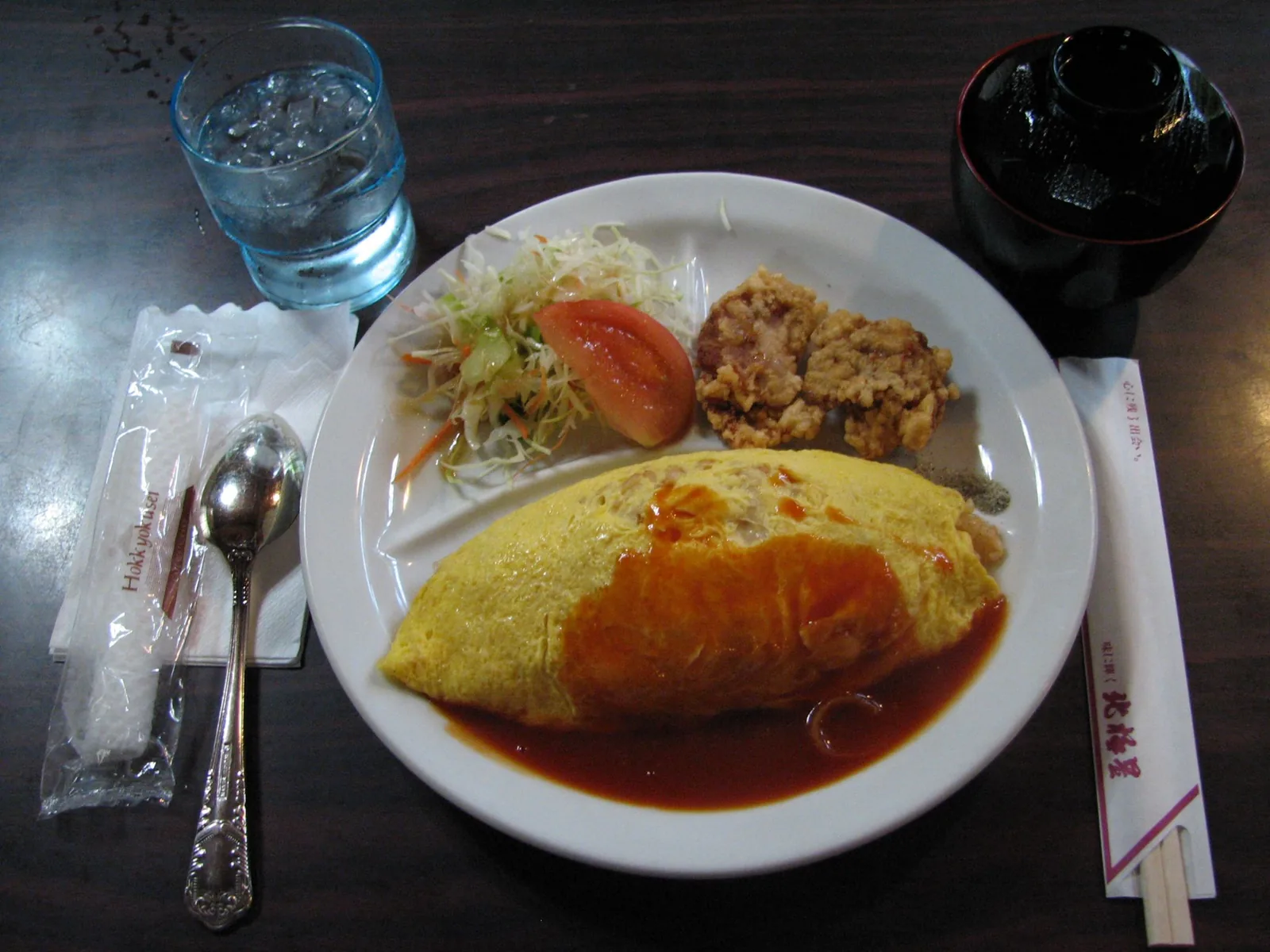 Chicken omurice lunch set at Hokkyokusei in Shinsaibashi Osaka