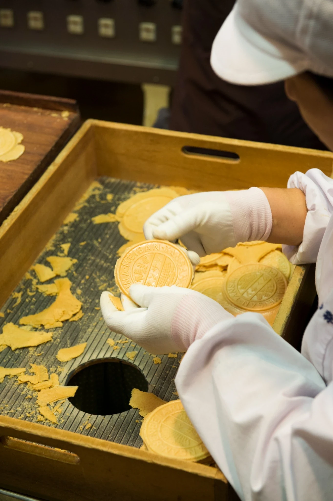 Traditional tansan senbei crackers being made in Arima Onsen