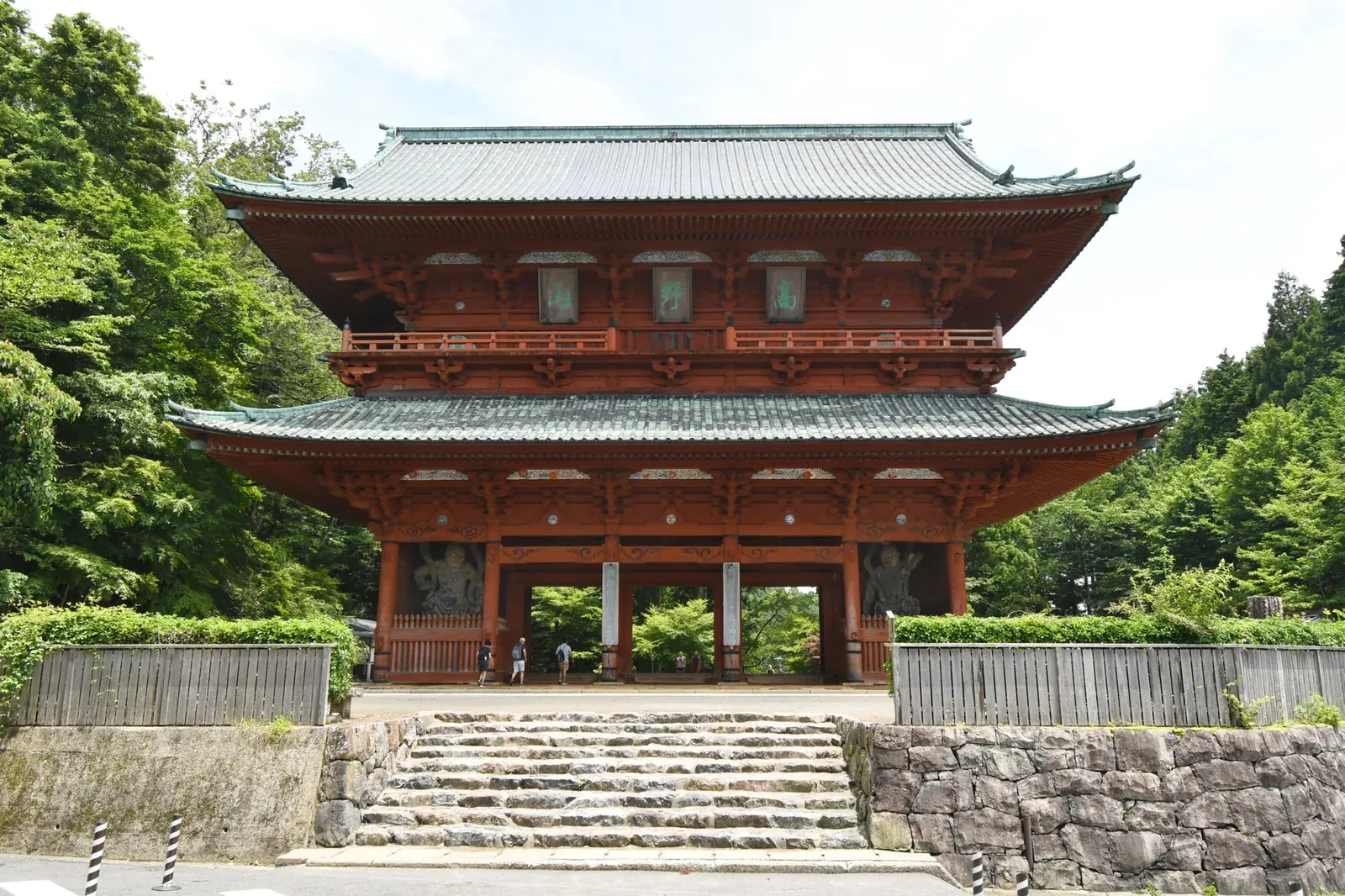 Large red Daimon Gate at the entrance to Koyasan